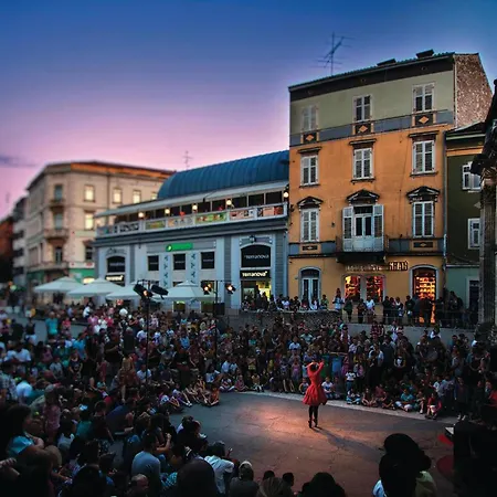 Gorgeous In شقة بولا