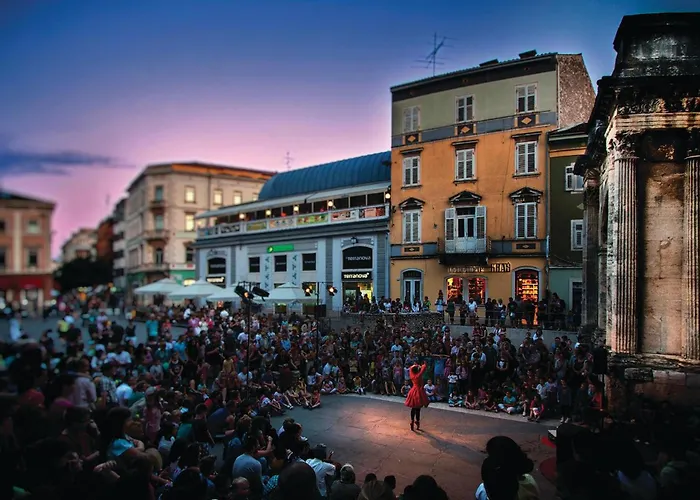 Gorgeous In Appartement Pula